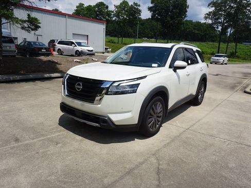 Used 2024 Nissan Pathfinder SL w/ SL Premium Package FWD image 26