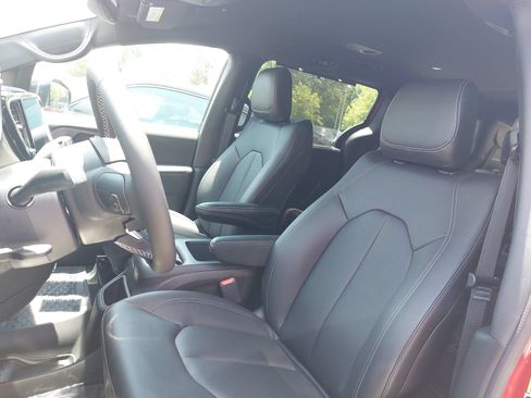 New 2026 Chrysler Pacifica Select FWD image 15