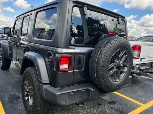 Used 2024 Jeep Wrangler Sport S image 10