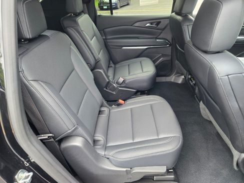 Used 2026 Chevrolet Traverse LT AWD/4WD image 9