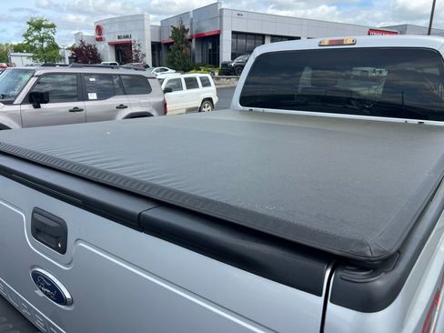 Used 2015 Ford F250 XLT w/ XLT Interior Package AWD/4WD image 8