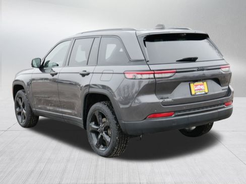 Certified 2023 Jeep Grand Cherokee Limited w/ Luxury Tech Group II image 5