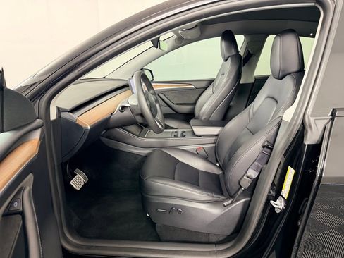 Used 2023 Tesla Model Y Long Range image 24