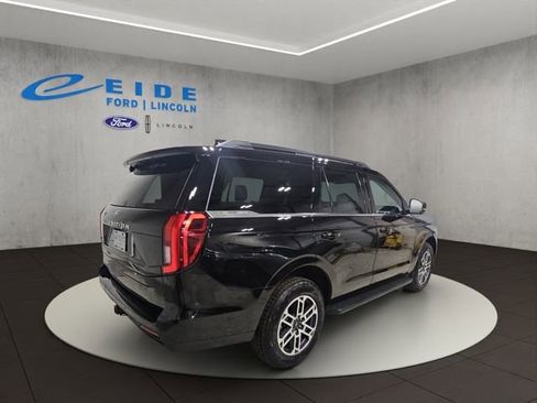 New 2026 Ford Expedition Active image 7