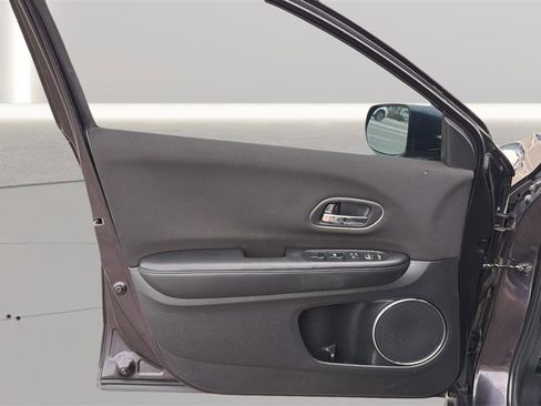 Used 2017 Honda HR-V EX image 17