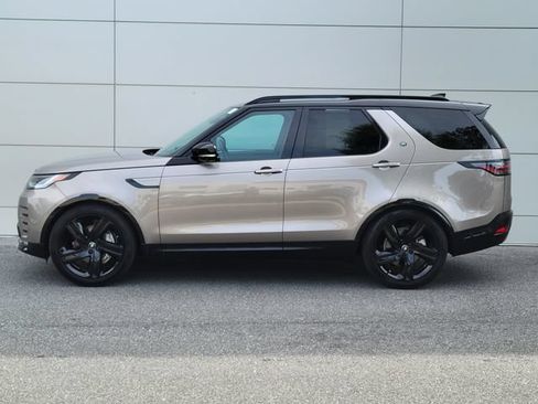 Used 2025 Land Rover Discovery Dynamic SE AWD/4WD image 2