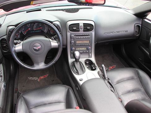Used 2006 Chevrolet Corvette Convertible w/ Preferred Equipment Group image 21