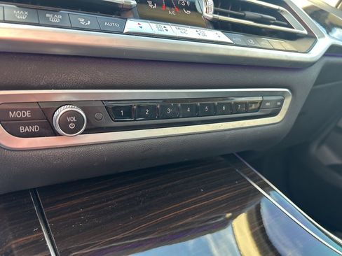 Used 2019 BMW X7 xDrive50i w/ Premium Package image 19