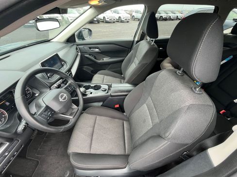 Used 2025 Nissan Rogue SV image 29