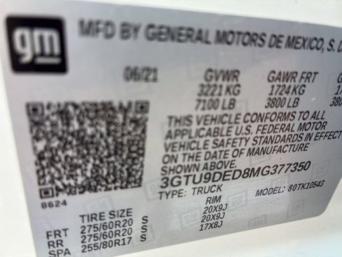 Used 2021 GMC Sierra 1500 SLT w/ SLT Premium Package AWD/4WD image 14