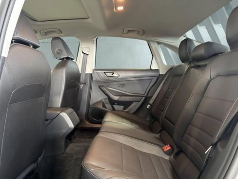 Used 2024 Volkswagen Jetta SE w/ Panoramic Sunroof Package FWD image 11