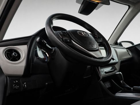 Used 2017 Toyota Corolla LE w/ LE Eco Premium Package FWD image 26