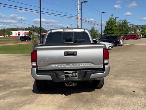Used 2019 Toyota Tacoma SR image 5