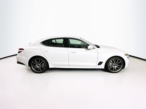 Used 2025 Genesis G70 2.5T image 10