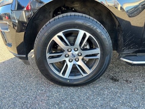 Used 2023 Ford Expedition Max Limited image 5