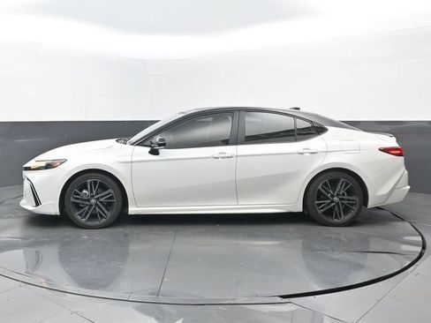 Used 2025 Toyota Camry XSE FWD image 22