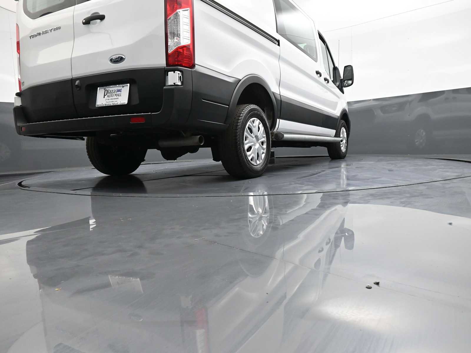 Used 2025 Ford Transit 250 Low Roof w/ Exterior Upgrade Package RWD image 34