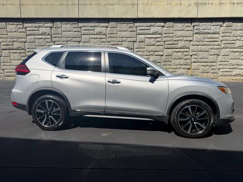 Used 2017 Nissan Rogue SL w/ SL Premium Package AWD/4WD image 5