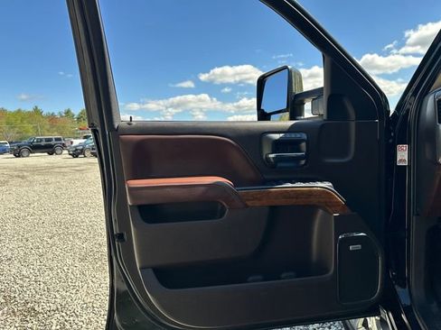 Used 2017 Chevrolet Silverado 2500 High Country AWD/4WD image 26