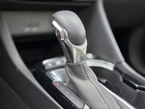 Used 2024 Buick Encore GX Avenir w/ Avenir Convenience Package image 37