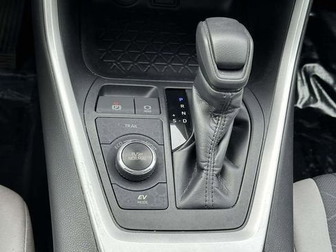 Used 2019 Toyota RAV4 XLE image 21