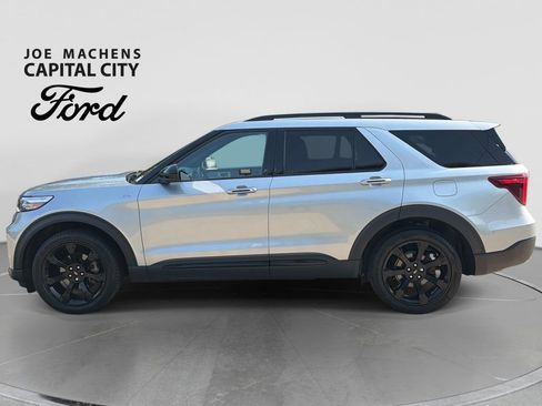 Used 2023 Ford Explorer ST-Line w/ Class IV Trailer Tow Package AWD/4WD image 8