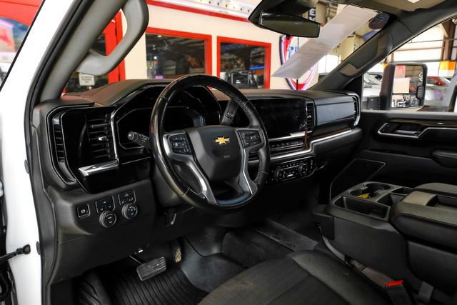 Used 2025 Chevrolet Silverado 2500 LT AWD/4WD image 5