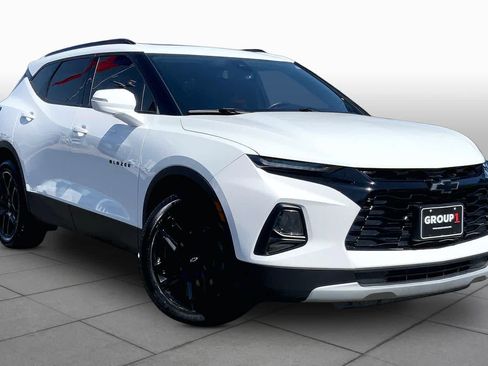Used 2022 Chevrolet Blazer LT w/ LPO, Black Accent Package FWD image 3