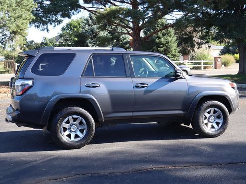 Used 2016 Toyota 4Runner Trail Premium AWD/4WD image 4