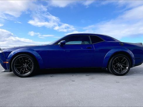 Used 2021 Dodge Challenger R/T Scat Pack RWD image 3