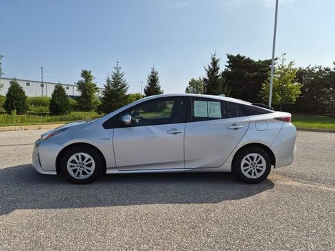 Used 2016 Toyota Prius Two FWD image 9
