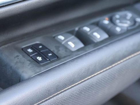 Used 2022 GMC Yukon XL SLT image 14