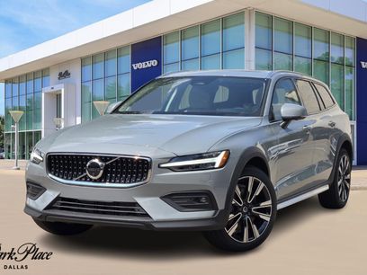 New 2026 Volvo V60 B5 Cross Country Ultra w/ Protection Package Premier
