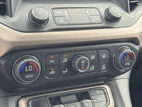 Used 2023 GMC Acadia Denali FWD image 32