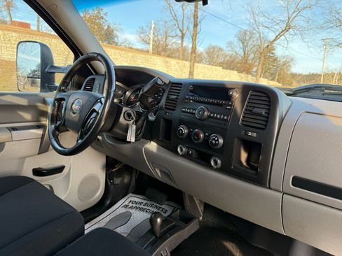 Used 2011 GMC Sierra 2500 W/T image 17