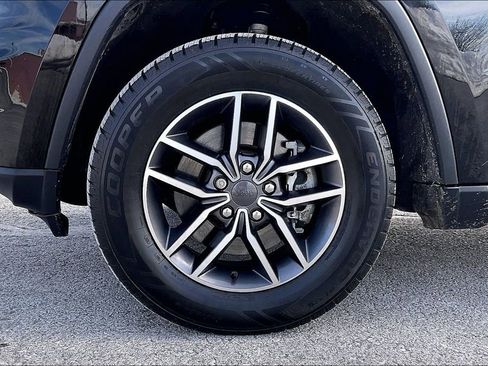 Used 2022 Jeep Grand Cherokee Limited image 9