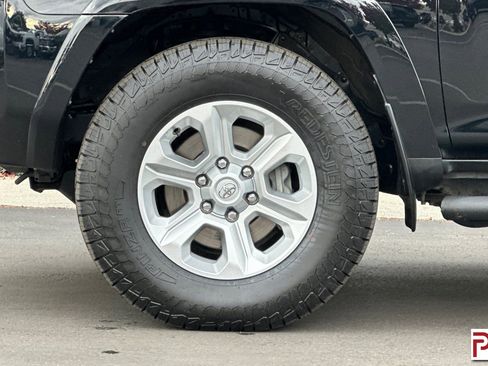 Used 2022 Toyota 4Runner SR5 Premium image 33