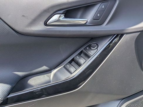 Used 2025 Chevrolet Equinox LT FWD image 16