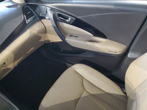 Used 2016 Hyundai Azera Limited image 11