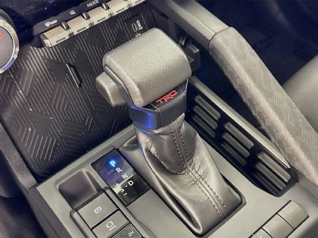 Certified 2025 Toyota Tacoma TRD Off-Road AWD/4WD image 18