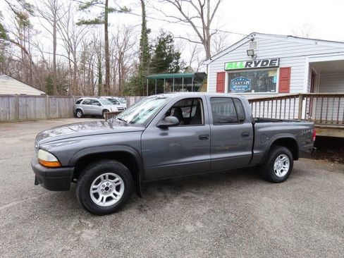 Used 2004 Dodge Dakota Sport w/ Deluxe Convenience Group image 1