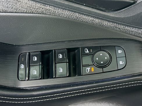 Used 2022 Nissan Rogue S image 24