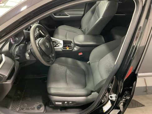 Used 2025 Toyota RAV4 XLE image 11