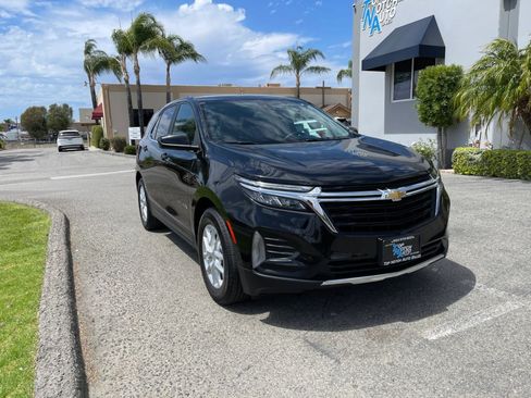 Used 2024 Chevrolet Equinox LT FWD image 3