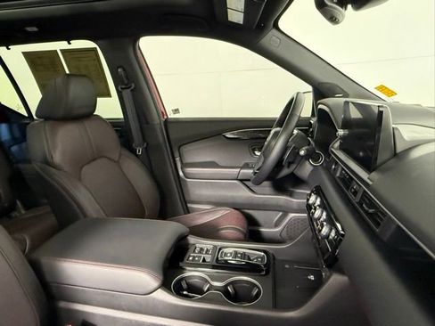 Used 2025 Honda Pilot Black Edition image 51