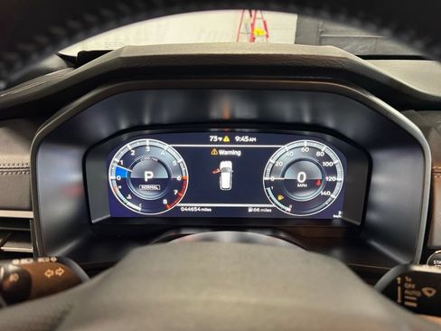 Used 2024 Mitsubishi Outlander AWD image 19