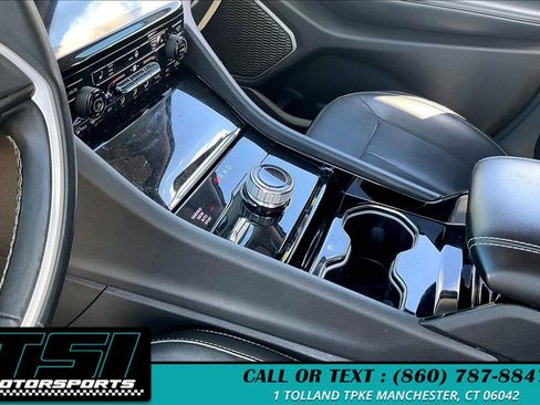 Used 2022 Jeep Grand Cherokee L Limited w/ Black Appearance Package AWD/4WD image 15