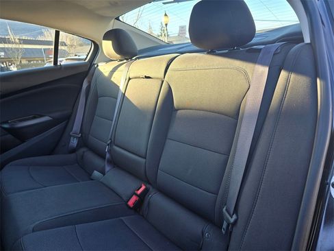 Used 2017 Chevrolet Cruze LT image 17