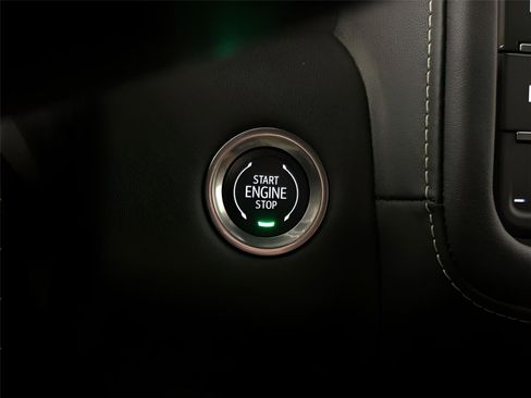 Used 2024 GMC Yukon Denali Ultimate w/ LPO, Floor Liner Package image 46