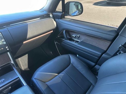 Used 2024 Land Rover Range Rover Autobiography image 10